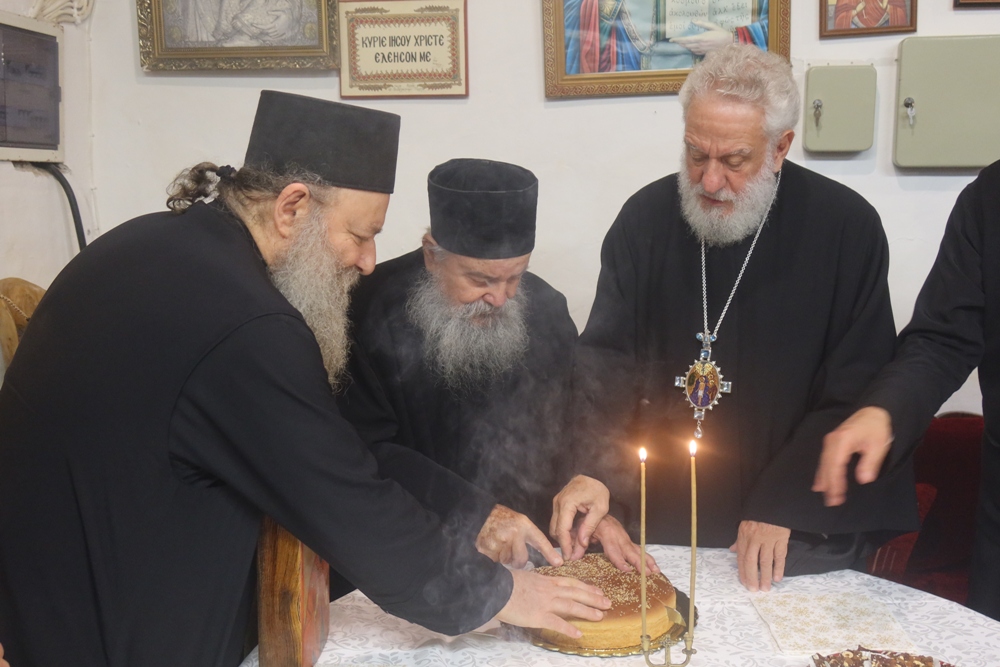 Μοναστήρια της Άνδρου επισκέφθηκε ο Μητροπολίτης Σύρου