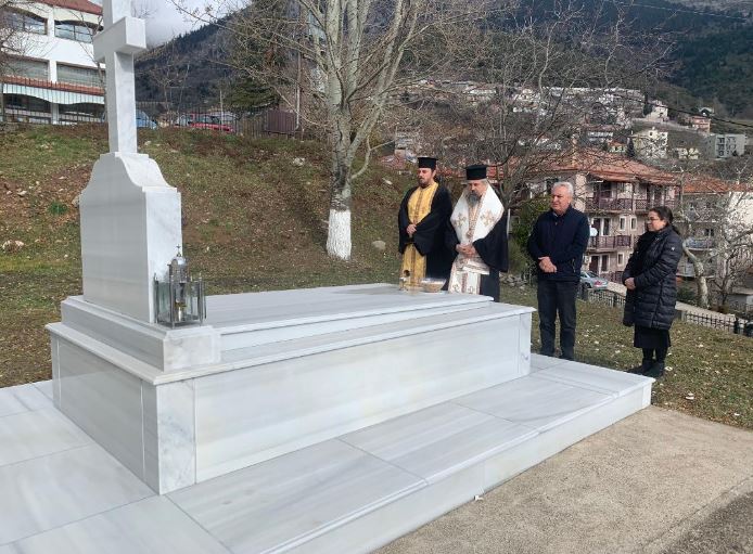 Τρισάγιο στον τάφο του μακαριστού Μητροπολίτη Καρπενησίου Νικολάου
