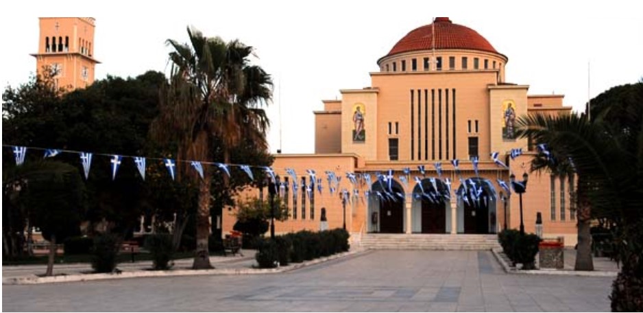 Τρισαρχιερατική Θεία Λειτουργία στην Κόρινθο την Κυριακή της Απόκρεω