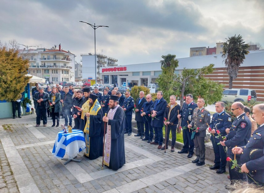 Επιμνημόσυνη δέηση για τους πεσόντες Αστυνομικούς και Στρατιωτικούς από τον Μητροπολίτη Μαρωνείας