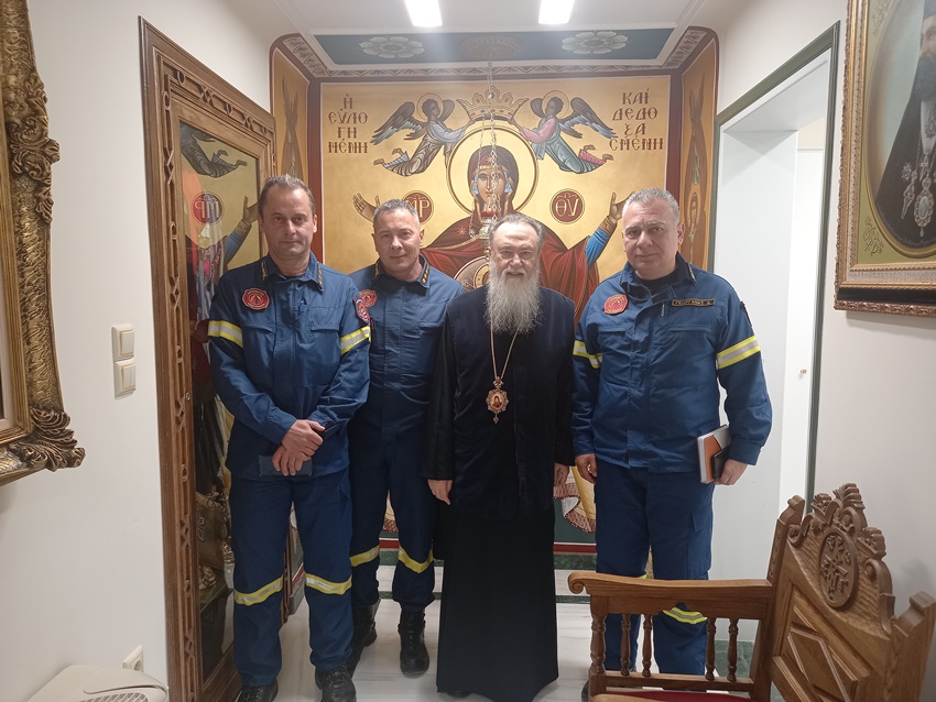 Ο Μητροπολίτης Κορίνθου υποδέχθηκε τον νέο Περιφερειακό Διοικητή Πυροσβεστικών Υπηρεσιών Πελοποννήσου