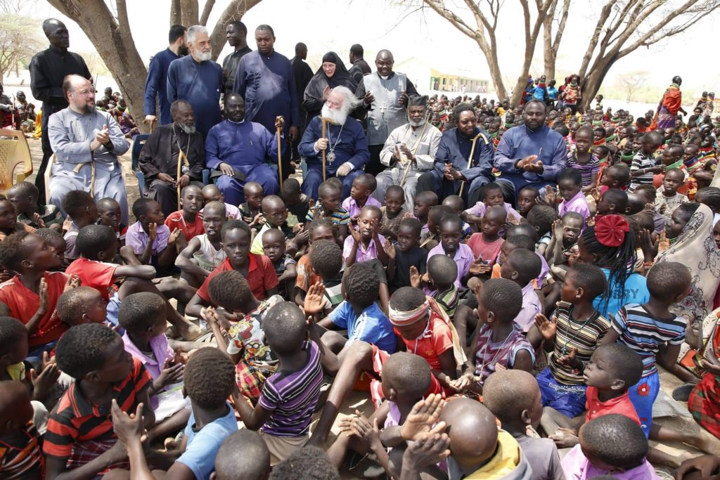 لحظات من الزيارة التبشيرية للبابا البطريرك ثيودروس الثاني لشعب تورناكا (أبرشية إلدوريت وشمال كينيا).