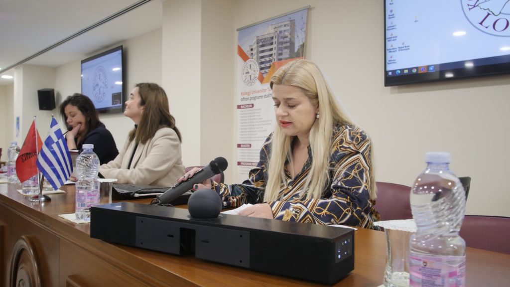 DITA BOTEROGE E GJUHES GREKE