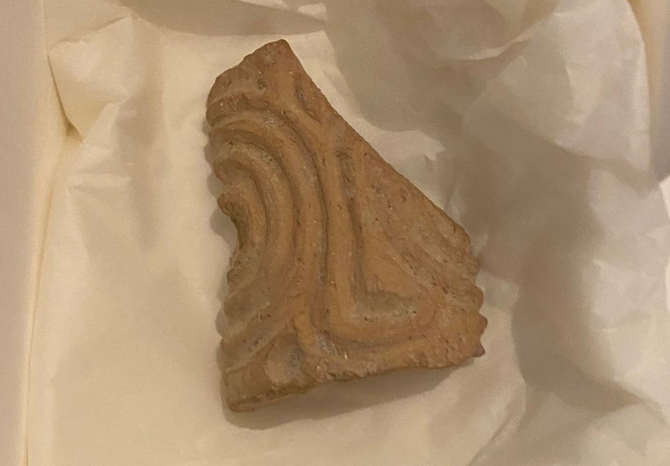 Ο πήλινος σφραγιδοκύλινδρος της Ασίνης επανενώνεται στο Αρχαιολογικό Μουσείο Ναυπλίου