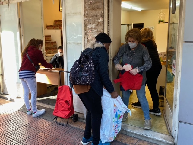 Διανομή τροφίμων και ειδών πρώτης ανάγκης από το ΚΕ.Σ.Ο. σε 130 οικογένειες