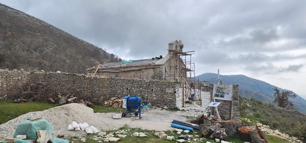 Vazhdojnë punimet në manastirin e Shën Marisë së Athallit në Himarë