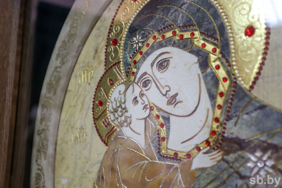 В МИНСКЕ ПРОХОДИТ ВЫСТАВКА КАМЕННЫХ ИКОН «ЖИРОВИЧСКАЯ ИКОНА — СВЯТЫНЯ БЕЛАРУСИ»
