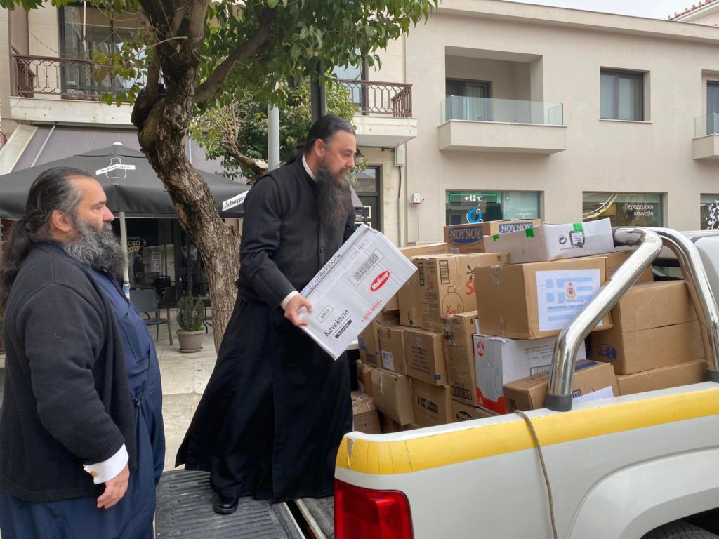 Παράδοση τροφίμων από την Ι.Μ. Μαντινείας για τους σεισμοπαθείς της Συρίας και της Τουρκίας