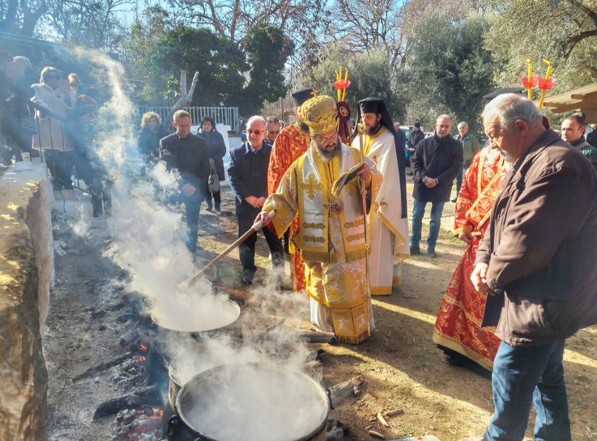 Εορτή Αγίου Χαραλάμπους στη Μαρώνεια – Το κουρμπάνι ευλόγησε ο Μητροπολίτης Παντελεήμων