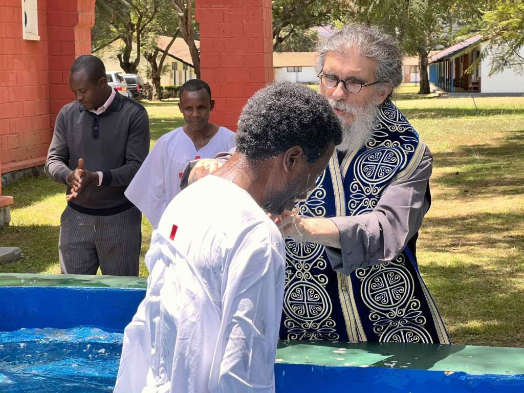 Προτεστάντης πάστορας βαπτίστηκε Ορθόδοξος στην Τανζανία