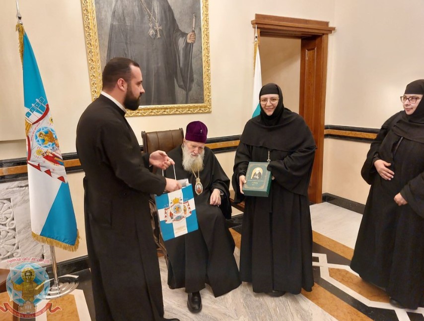 Ο Πατριάρχης Νεόφυτος υποδέχθηκε την αδελφότητα της Ιεράς Μονής Κλισούρσκι