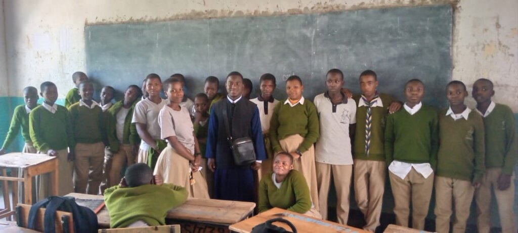 Παιδιά μαθαίνουν την Ορθοδοξία στα σχολεία της Τανζανίας