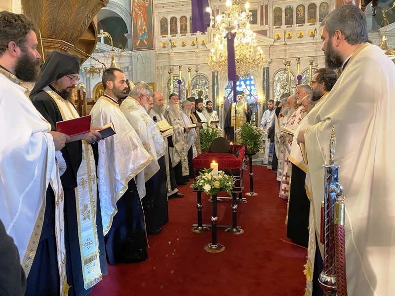 Το “ύστατο χαίρε” στον Αρχιμανδρίτη Αντώνιο Παραρά