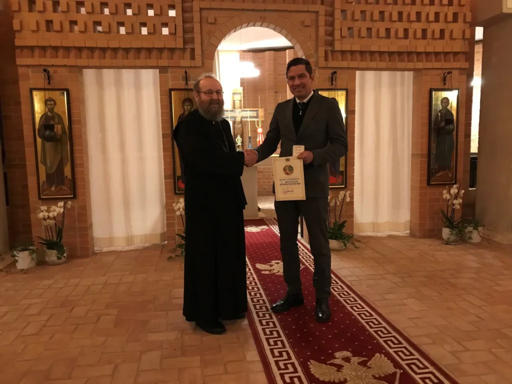 Directorul Asociației pentru îngrijirea mormintelor de război din Bavaria, distins de Patriarhia Română