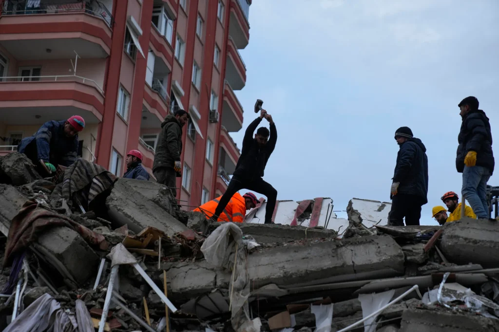 Σεισμός Τουρκία: Στους 3.381 οι νεκροί – 4.825 συνολικά με τα θύματα στη Συρία