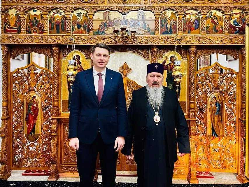 Șeful cancelariei Prim-ministrului României în vizită la Mitropolitul Petru al Basarabiei. Mesaj de susținere