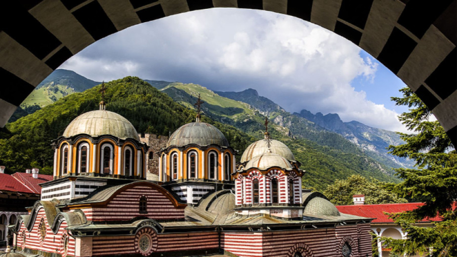 Рилският манастир има забележки към пътя за Светата обител