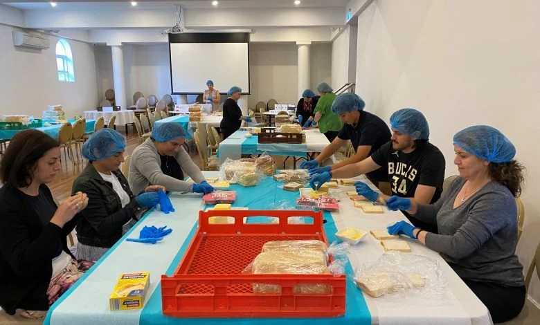 Melbourne: Five Loaves Sunday Family Sandwich Making Day