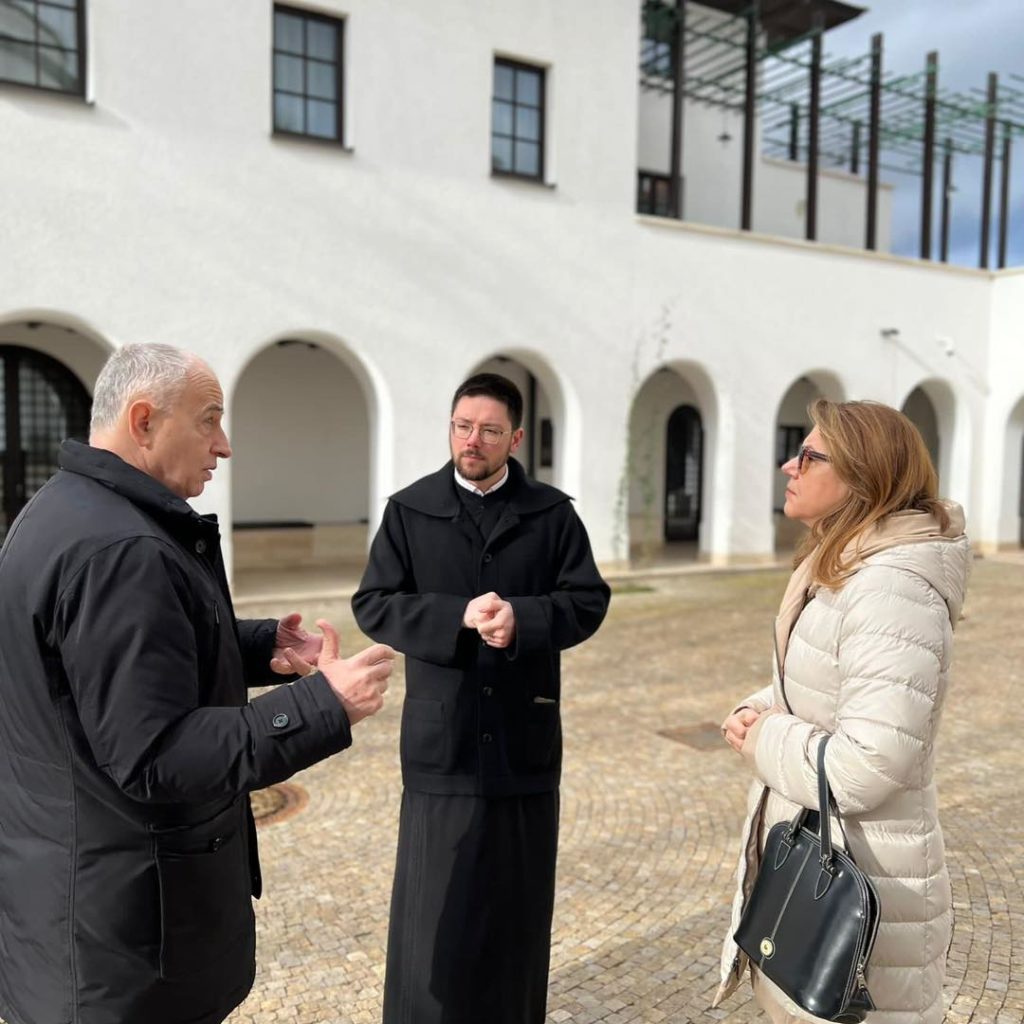 NATO Deputy Secretary General visits Munich church centre: The most significant Romanian foundation in Bavaria