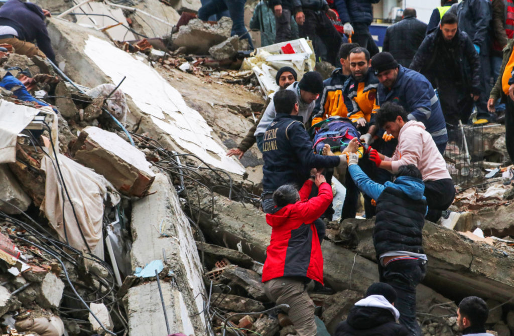 Συγκέντρωση ανθρωπιστικής βοήθειας για τους σεισμόπληκτους από την Μητρόπολη Παραμυθίας