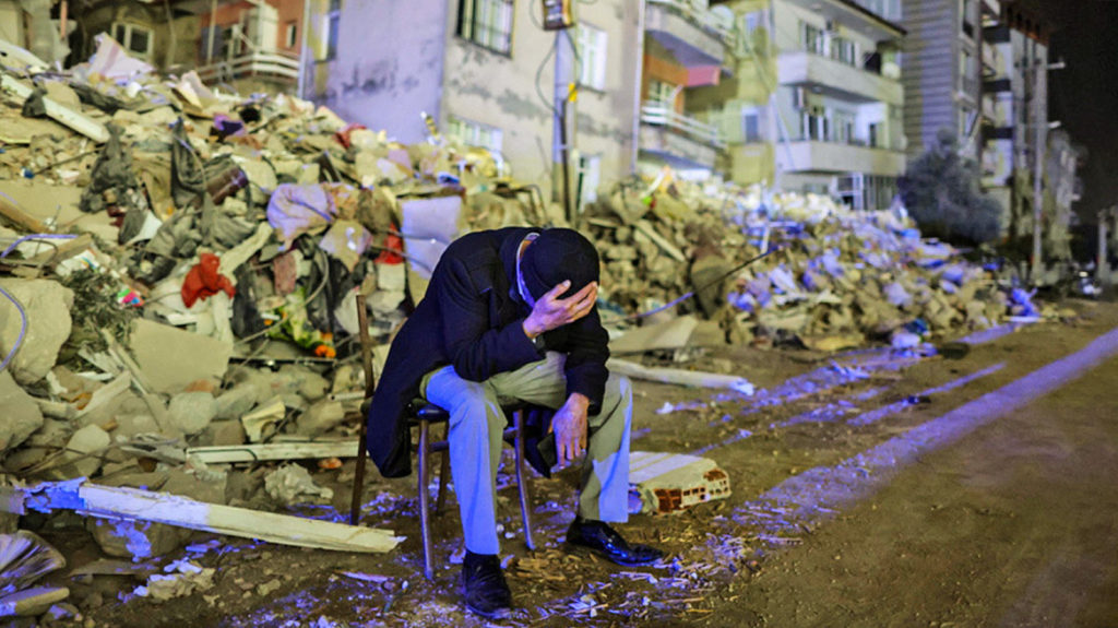 Τη δεύτερη ανθρωπιστική αποστολή προς τους σεισμόπληκτους της Τουρκίας έστειλε ο Ελληνικός Ερυθρός Σταυρός