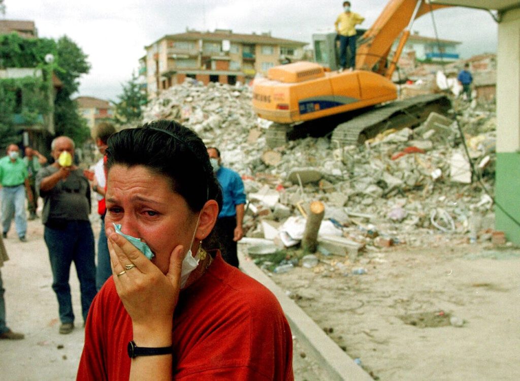 Οι φονικοί σεισμοί του 1939 και 1999 στην ιστορία της Τουρκίας με χιλιάδες νεκρούς