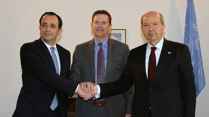 Πρώτη συνάντηση Χριστοδουλίδη – Τατάρ στο παλιό αεροδρόμιο Λευκωσίας