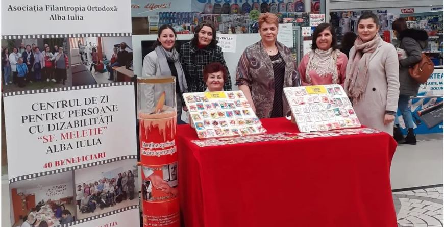 „Mărţişor în cărucior” la Alba Iulia: Ajută persoanele cu dizabilități cumpărând mărțișoare create de ele