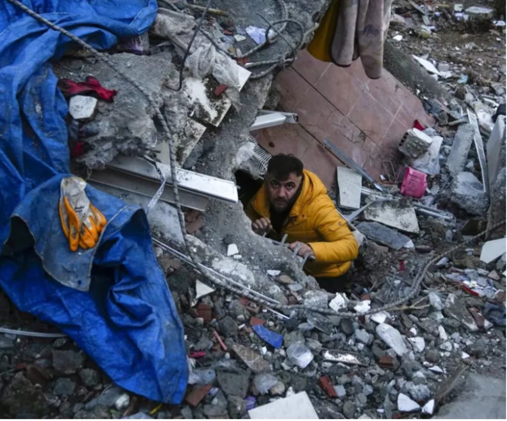 Νέος ισχυρός μετασεισμός στην Τουρκία – Χιλιάδες νεκροί και τραυματίες (ΦΩΤΟ/ΒΙΝΤΕΟ)