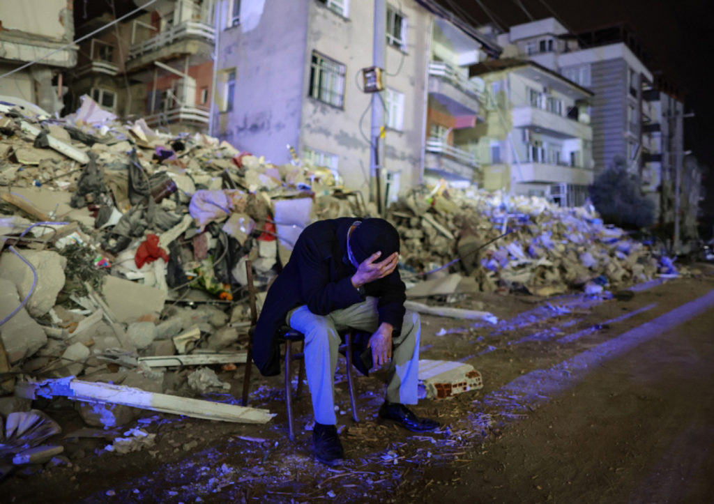 Στη δίνη του Εγκέλαδου η Τουρκία – Νεκρούς και τραυματίες άφησε πίσω του το νέο χθεσινό χτύπημα (ΒΙΝΤΕΟ)
