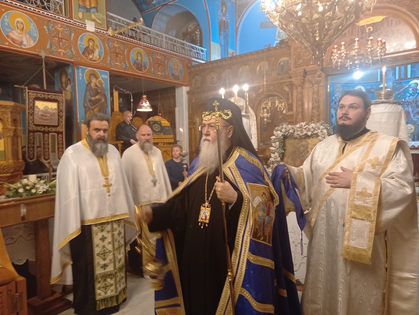 Ο Μητροπολίτης Κορίνθου στον Ι.Ν. Κοιμήσεως της Θεοτόκου Ιωνίας για τους Β’ Χαιρετισμούς