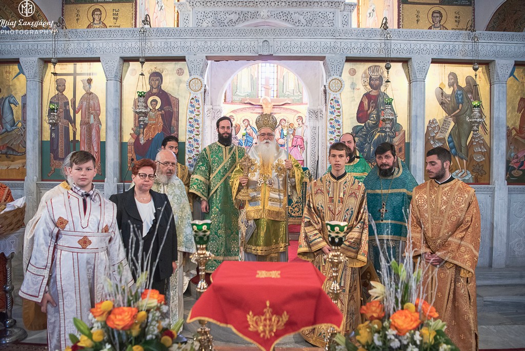 Κυριακή της Σταυροπροσκυνήσεως στον Βόλο και Χειροθεσία νέου Αναγνώστου