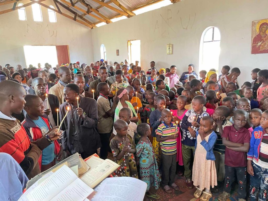 Οι ενορίες Αγίου Ελευθερίου Αχαρνών και Γκύζη έχτισαν ενορία του Αγίου Ελευθερίου στην Αφρική