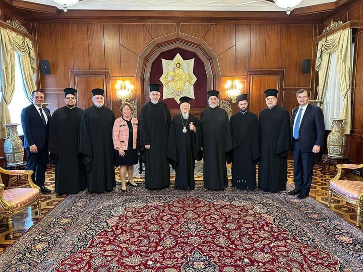 ‎إعلان عن دستور أبرشية أمريكا المقدسة