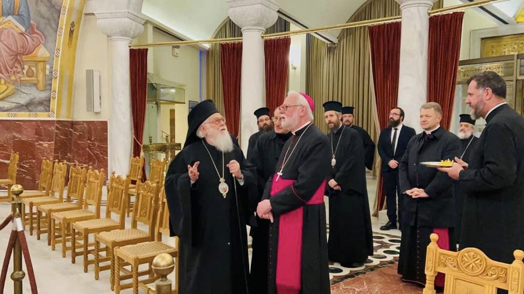Takimi i Kyepiskopit Anastas me Imzot Paul R.Gallagher – Katedrale “Ngjallja e Krishtit” Tiranë