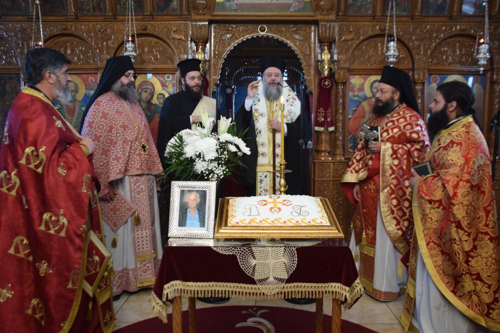 O Μητροπολίτης Τρίκκης στον Ιερό Ναό Αγίου Νικολάου Γόμφων Τρικάλων