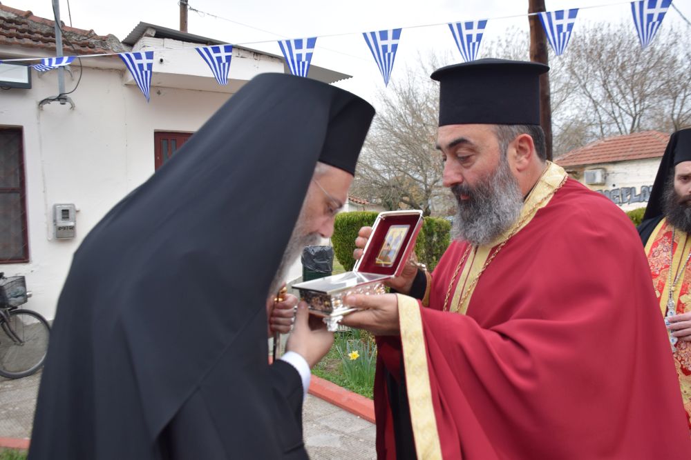 Ο Πυργετός Τρικάλων υποδέχθηκε Ιερά Λείψανα των Αγίων Αναργύρων Κοσμά και Δαμιανού