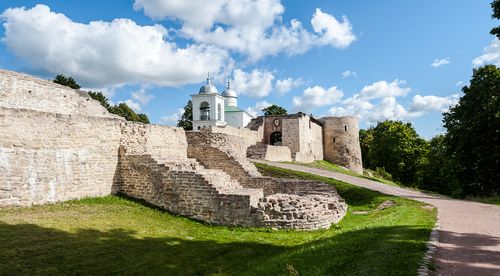 В Изборске открылась выставка копий фресок из храмов России