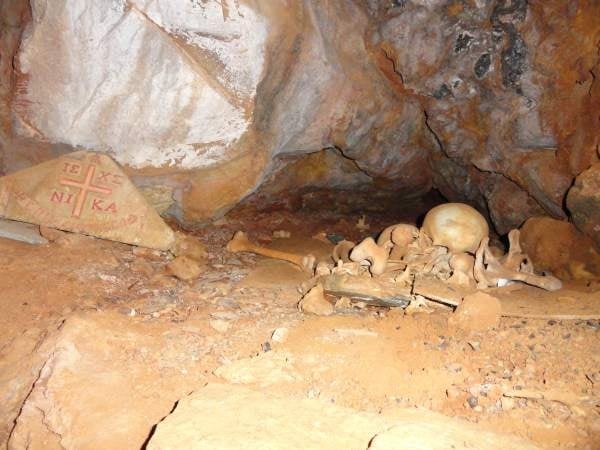 Μαρτυρίες για τους αόρατους, γυμνούς ασκητές του Άθωνα