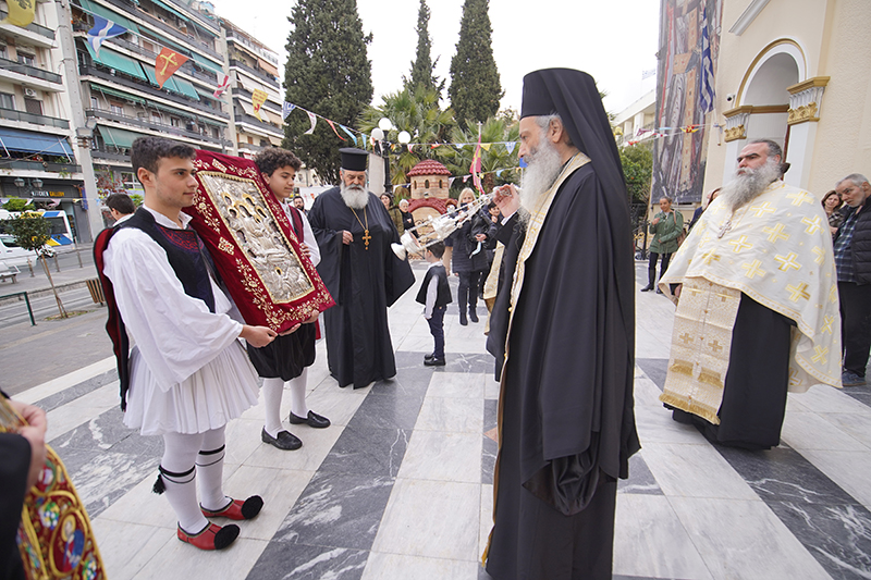 Η υποδοχή της θαυματουργής Εικόνας της «Παναγίας Κισσιώτισσας» Άνω Ξενιάς στην Ευαγγελίστρια Πειραιώς (ΦΩΤΟ/BINTEO)