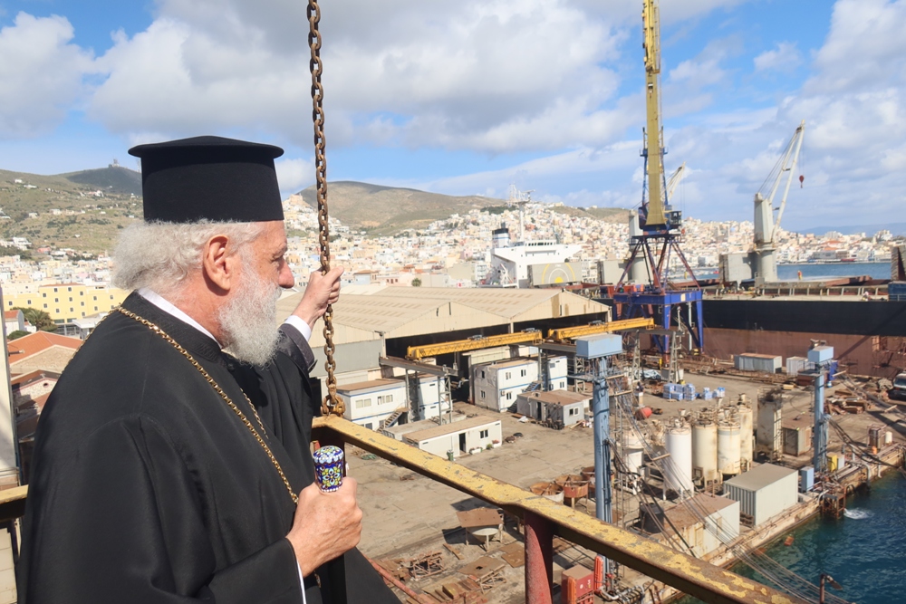 Αγιασμό στο πλοίο “ΥΔΡΑ” έκανε ο Σύρου Δωρόθεος