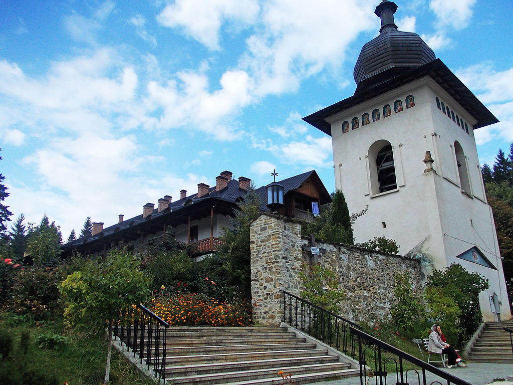 Λείψανα του Αγ. Νεκταρίου στην Ι.Μ Συχαστρίας, την πνευματική κοιτίδα της Ρουμανίας