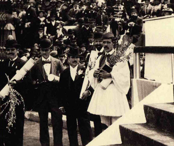 29 Μαρτίου 1896: Ο Σπύρος Λούης κερδίζει τον Μαραθώνιο – Αποθεώθηκε στο Παναθηναϊκό Στάδιο 