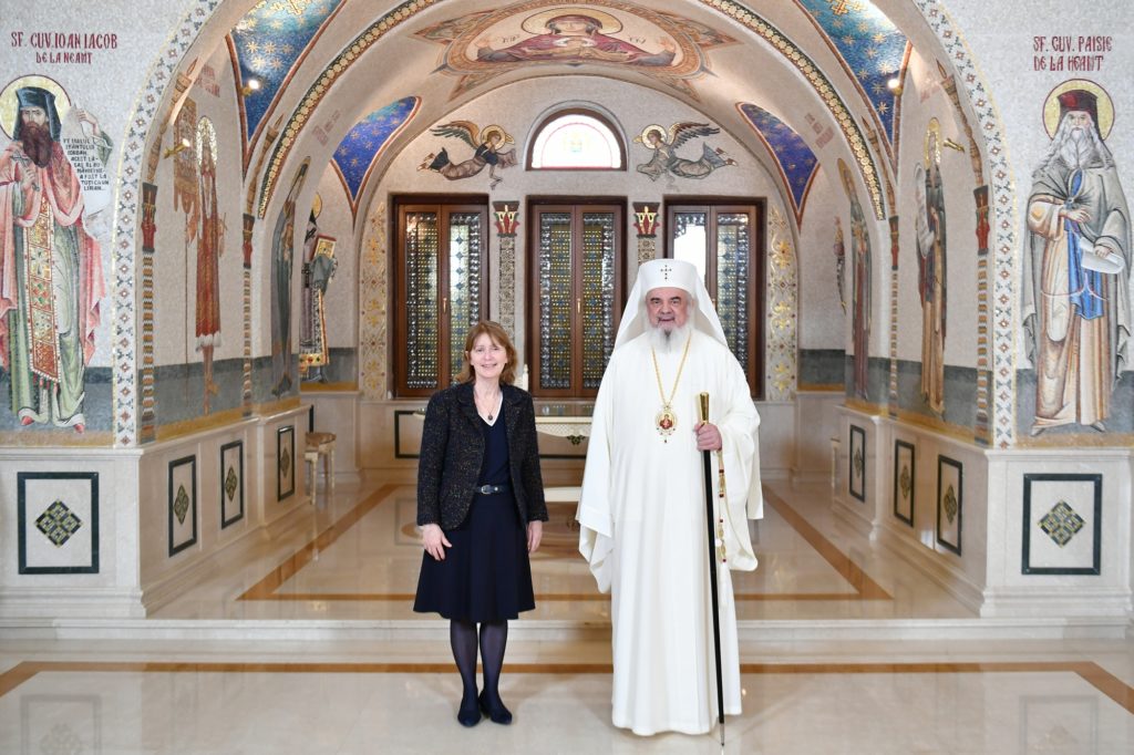 Patriarch Daniel meets with new US Ambassador to Romania Kathleen Kavalec