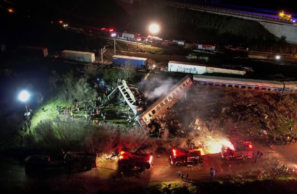 Σιδηροδρομική τραγωδία στα Τέμπη: Τουλάχιστον 36 νεκροί και δεκάδες τραυματίες από σύγκρουση αμαξοστοιχιών
