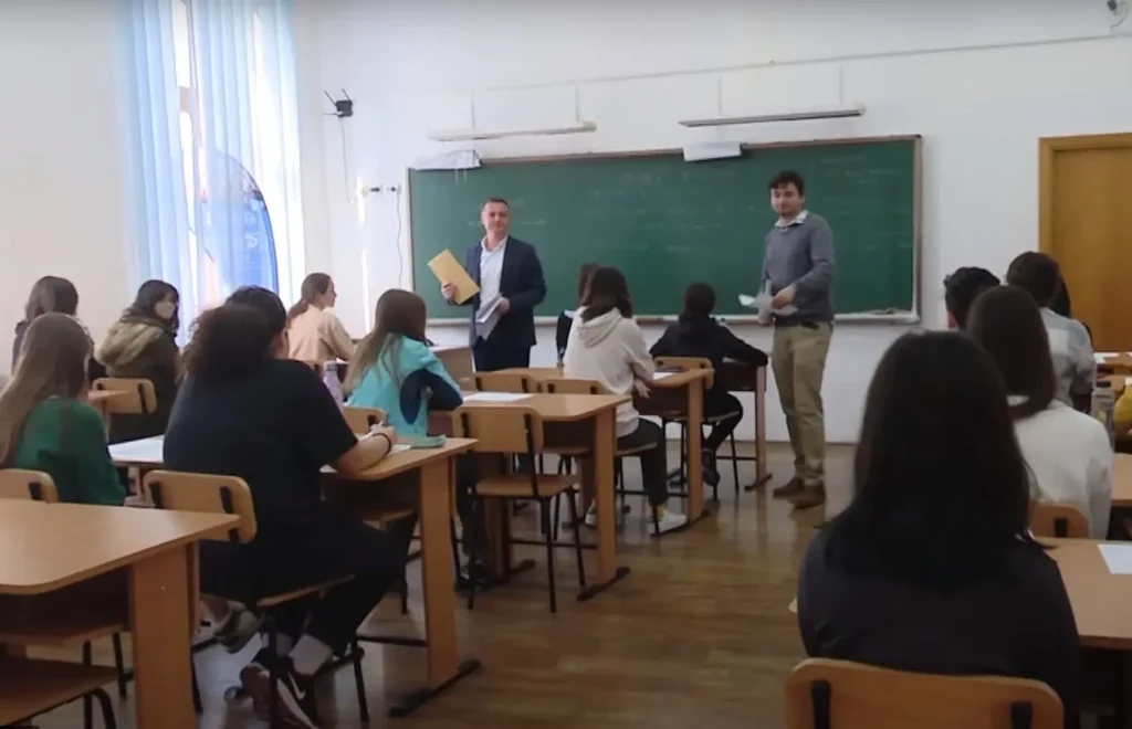 Peste 1000 de elevi din București au participat la olimpiada de religie, etapa județeană