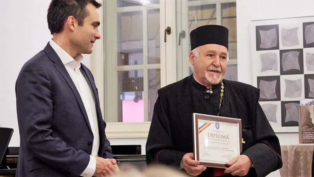 Preotul fondator al Muzeului Prima Școală Românească din Șcheii Brașovului desemnat cetățean de onoare al orașului