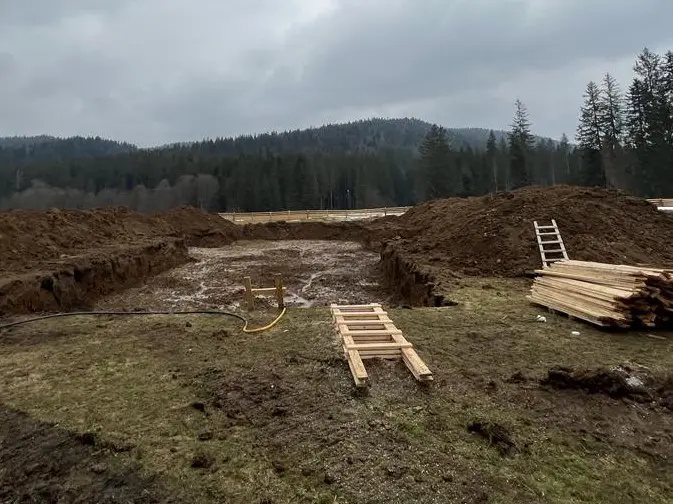 A început construirea Mănăstirii de la Vadu Negrilesei: Ajută la ridicarea așezământului monahal