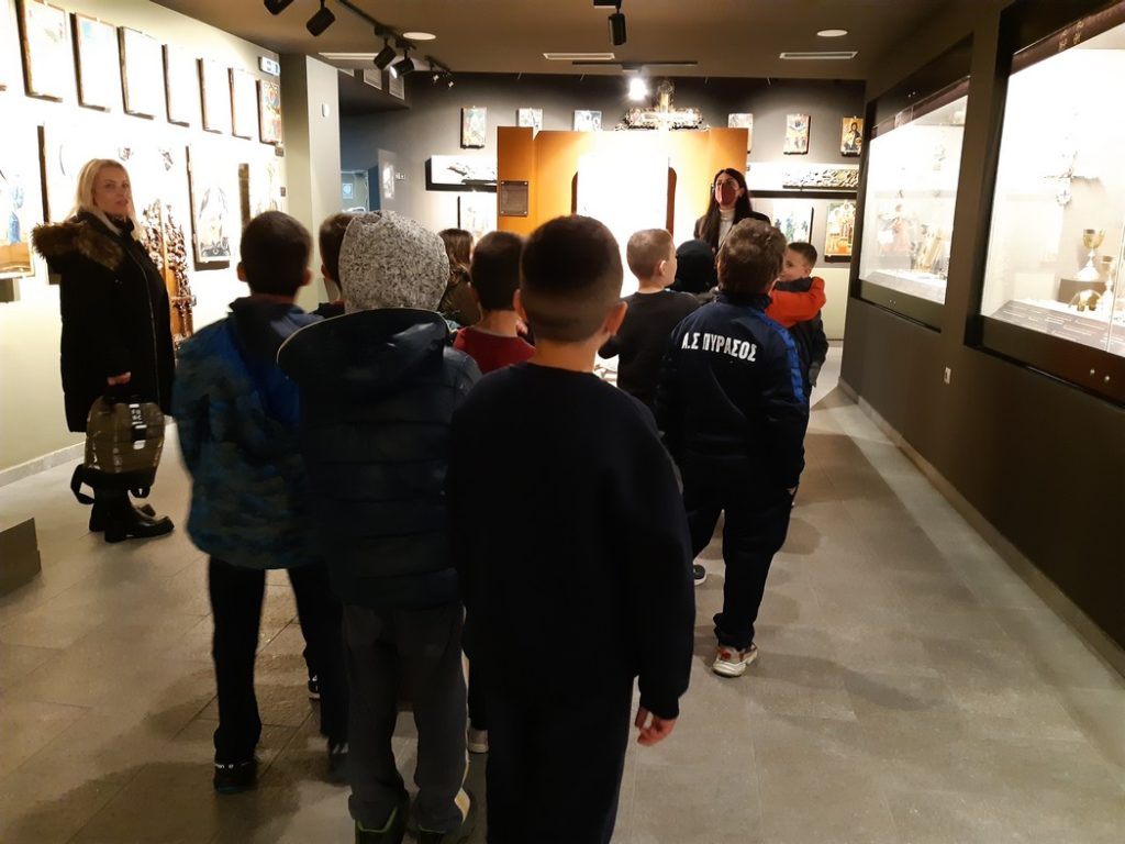 Μικροί σχολικοί επισκέπτες στο Βυζαντινό Μουσείο Μακρινίτσας