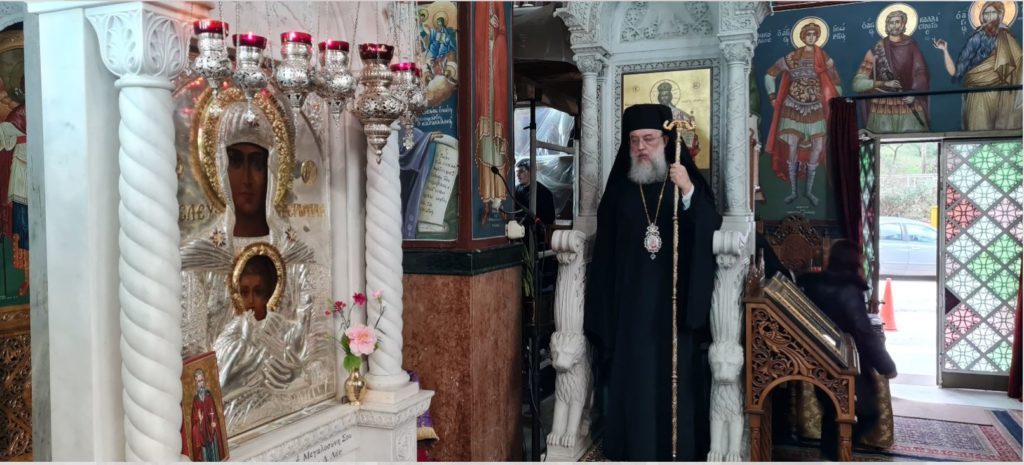 Ο Κηφισίας Κύριλλος τέλεσε δέηση υπέρ αναπαύσεως των θυμάτων της σιδηροδρομικής τραγωδίας στα Τέμπη